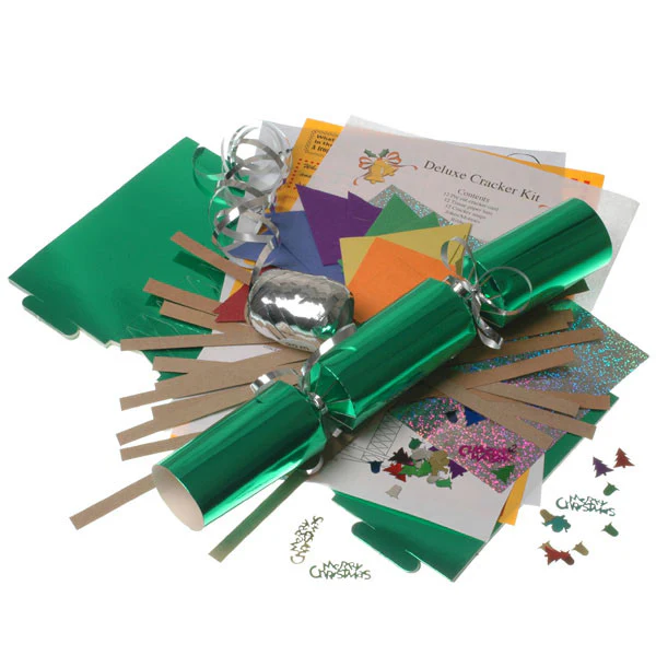 Cracker Kit Green, makes 12 crackers.