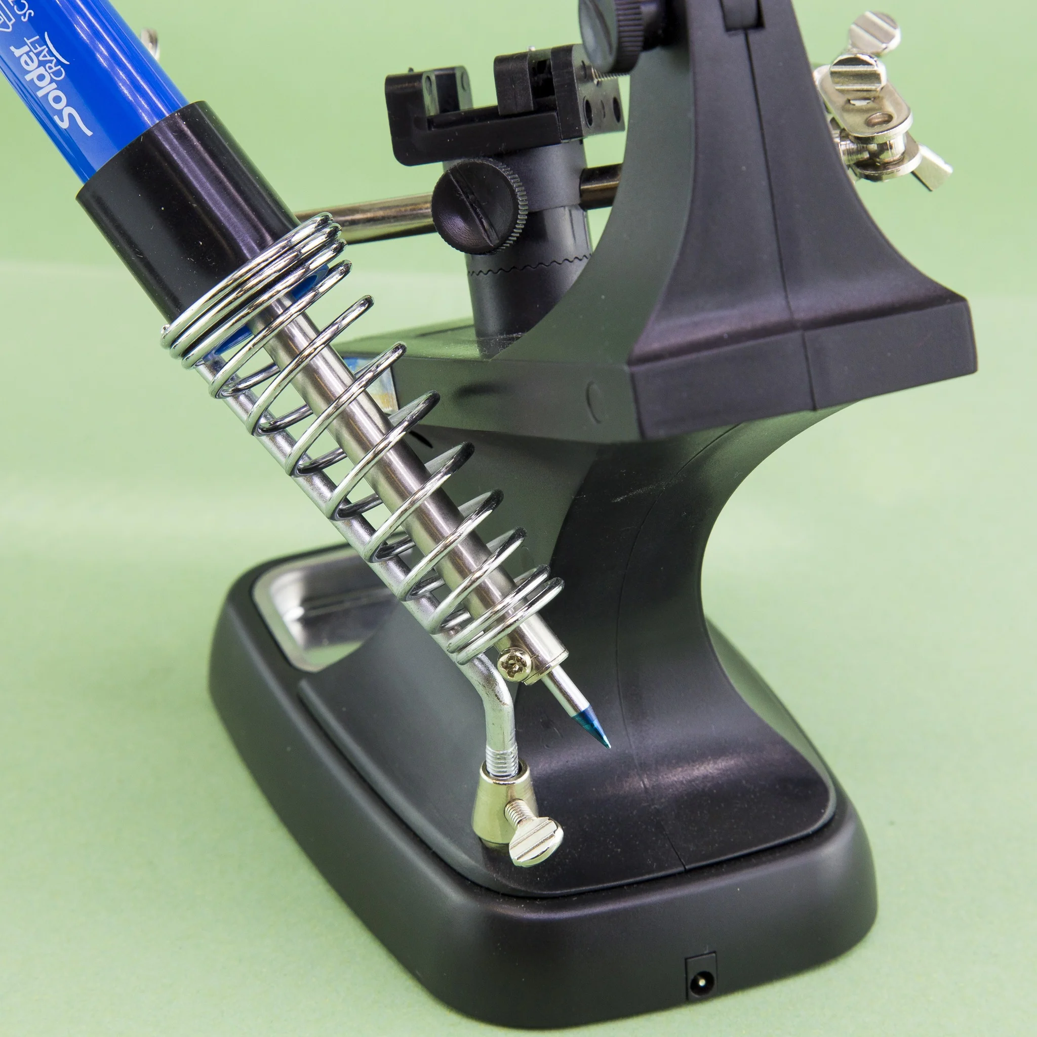 Helping Hands & Led Magnifier Workstation - Image 4