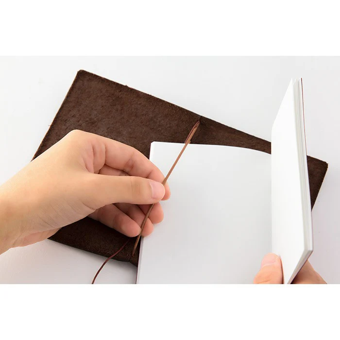 Midori: Traveler's Notebook - Passport Size - Brown - Image 4
