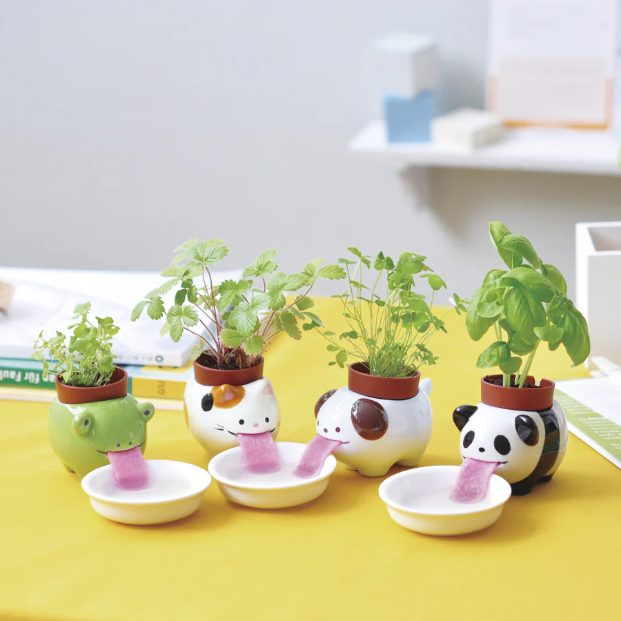 Peropon Licking Animal Planter - Dog / Clover - Image 2
