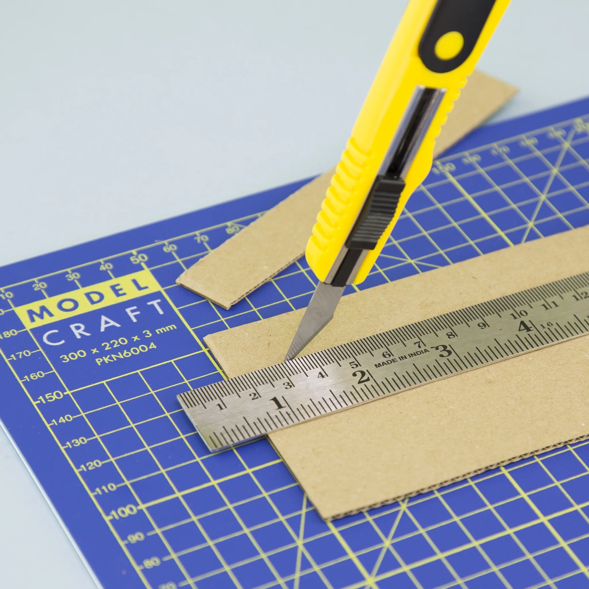 Plastic Cutter Scriber & Spare Blades X5 - Image 2