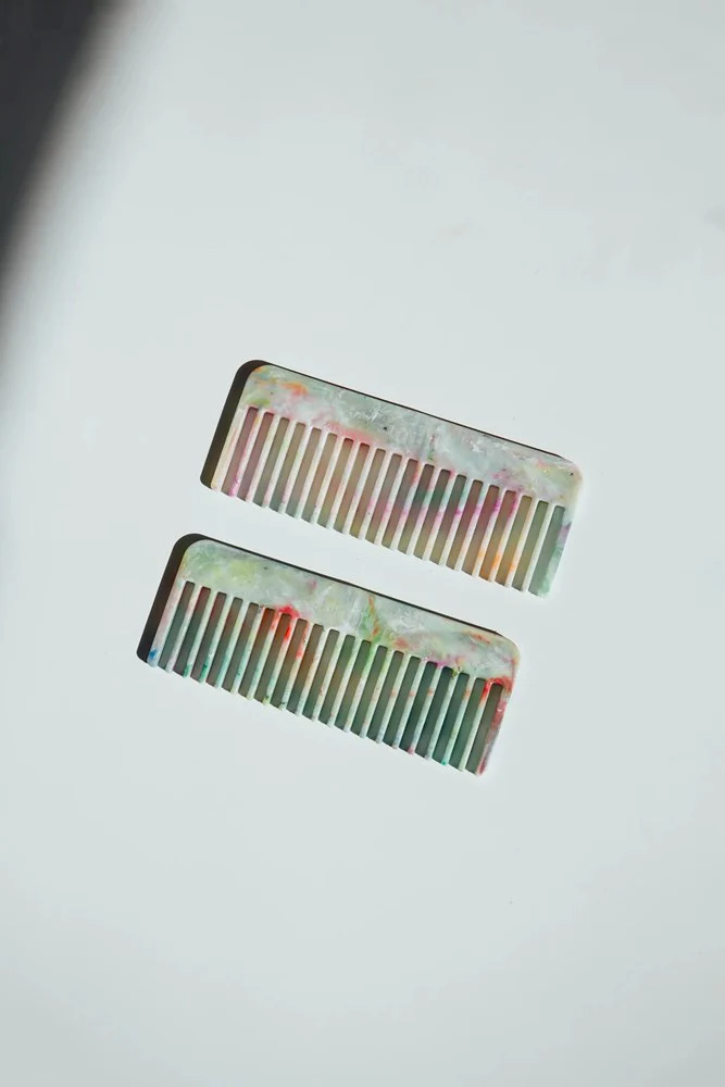 Recycled Plastic Comb Ye-O - Image 2