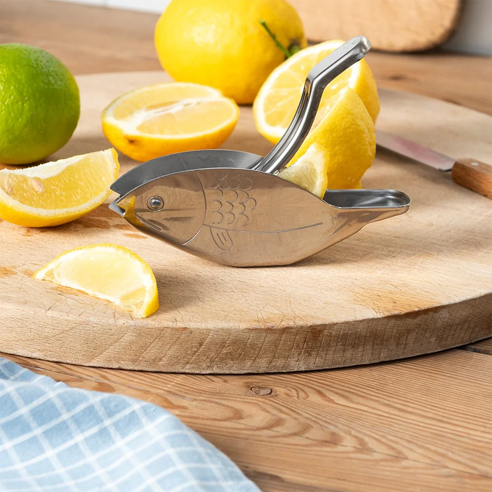 Stainless steel lemon wedge squeezer - Fish - Image 2