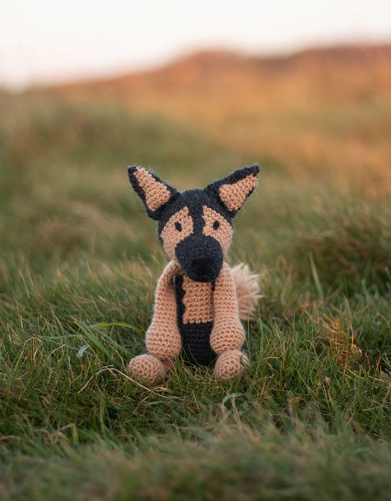 Axel the German Shepherd Kit - Image 2
