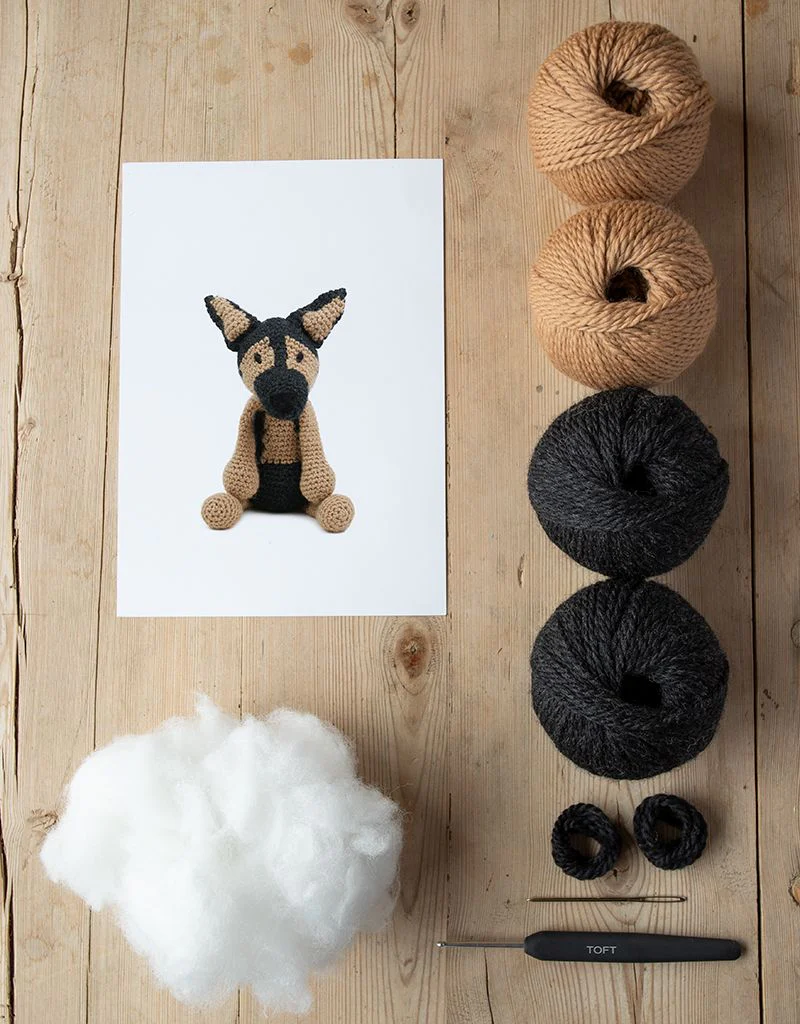 Axel the German Shepherd Kit - Image 3