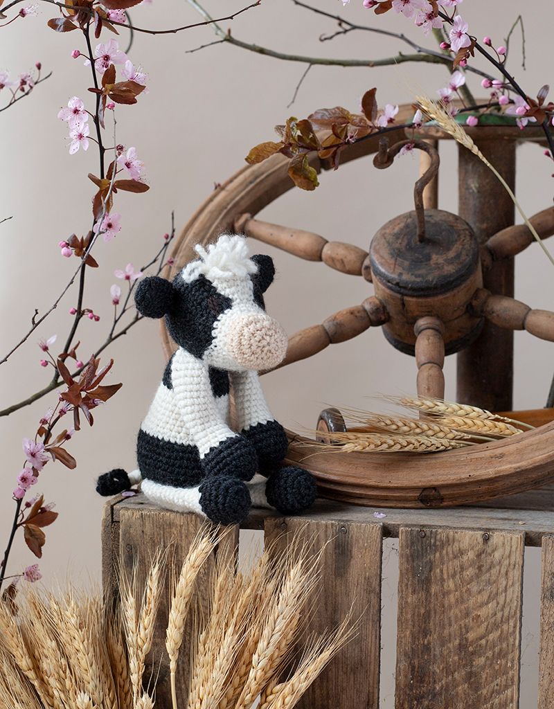 Sarah the Friesian Cow Kit - Image 2