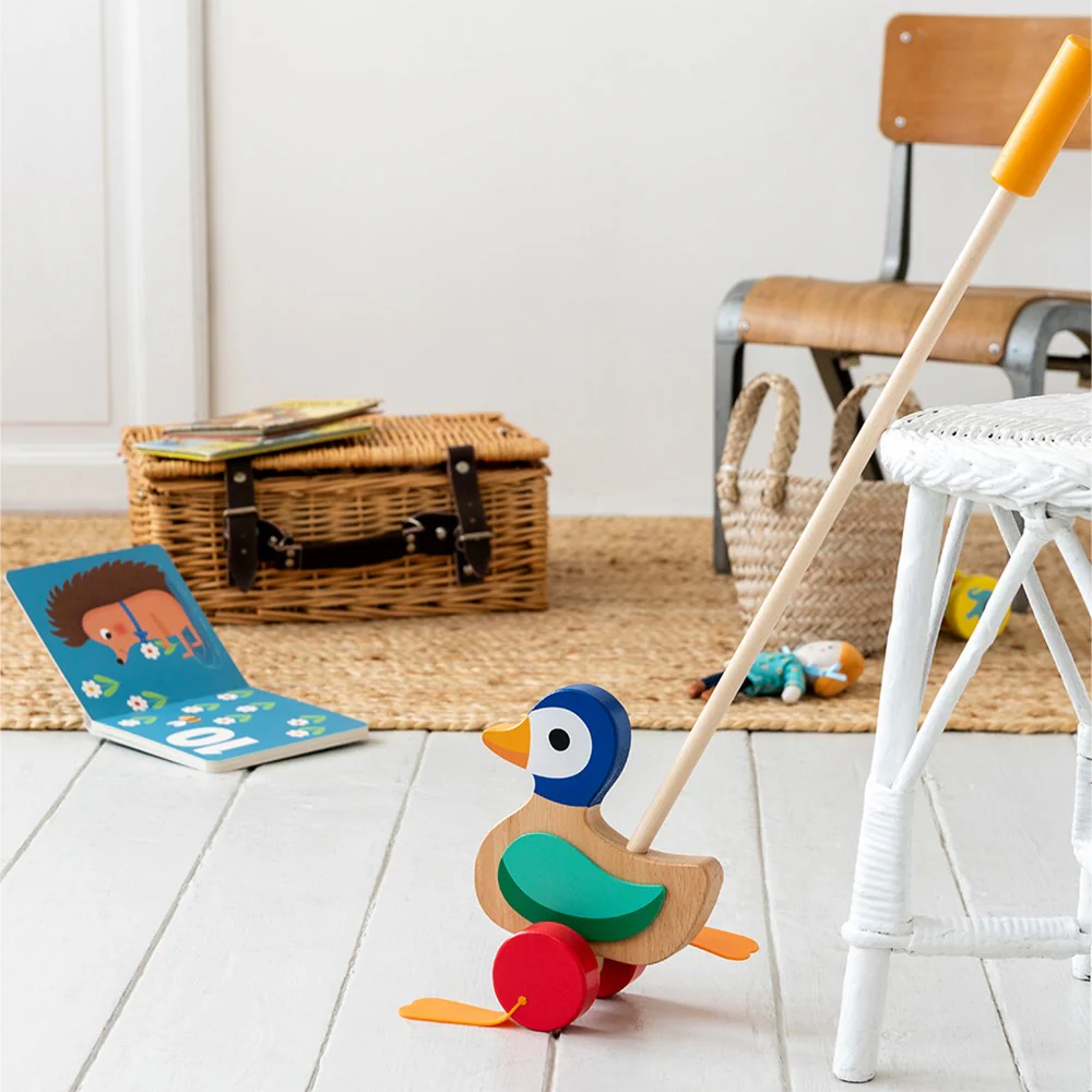 Wooden Push Along Flapping Duck - Image 3