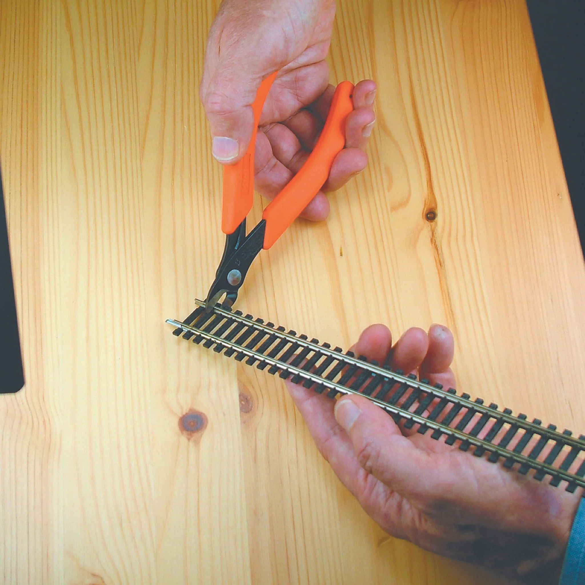 Xuron Track Cutter - Image 4